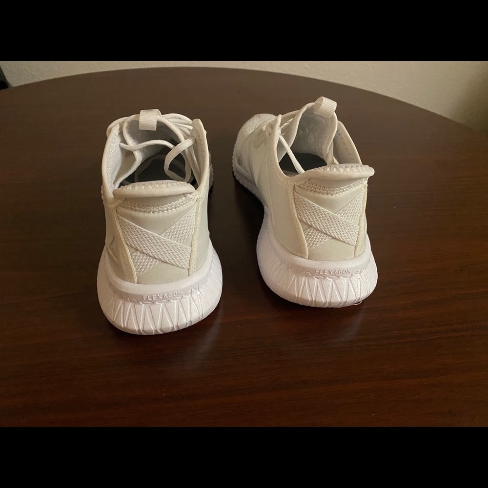 New Reebok trainers size 10 - Picture 4 of 4